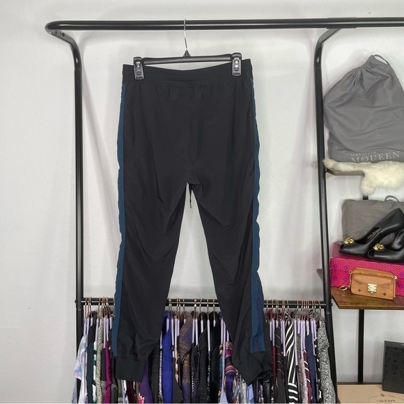 gapfit Striped Drawstring Joggers - Picture 4 of 5